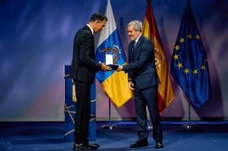 El magistrado Tomás Luis Martín Rodríguez recoge la Medalla de Oro del Gobierno autónomo